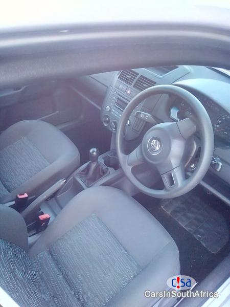 Volkswagen Polo Manual 2015 - image 4