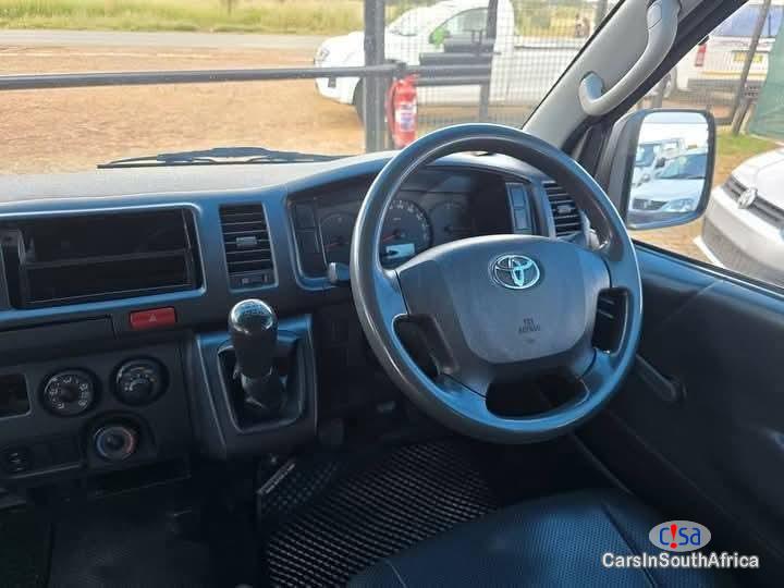 Toyota Quantum 16 Seater 2.5 Diesel Manual 2023 - image 9