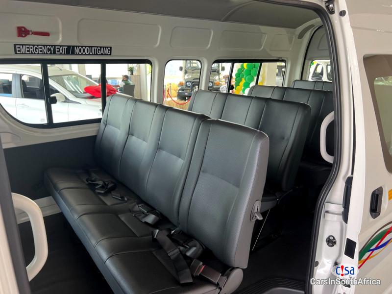 Toyota Quantum 2.5 D-4D Sesifikile 16 Seats ( +27 685845776 Manual 2019 in South Africa