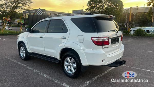 Toyota Fortuner 3.0 D4D Raised Body Auto 4X4 +27 685845776 Manual 2010 - image 4