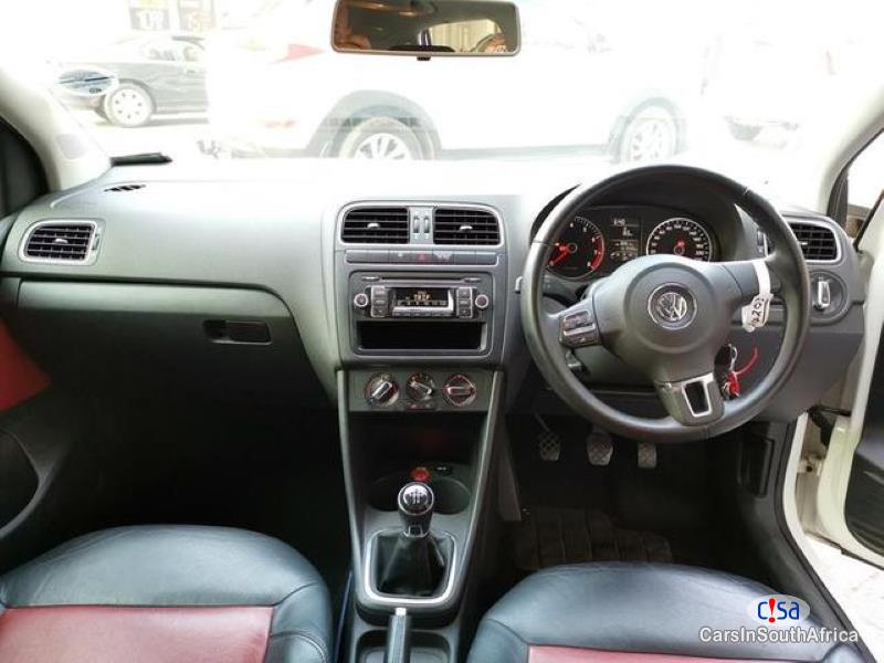 Volkswagen Polo 1600 Manual 2015 - image 4