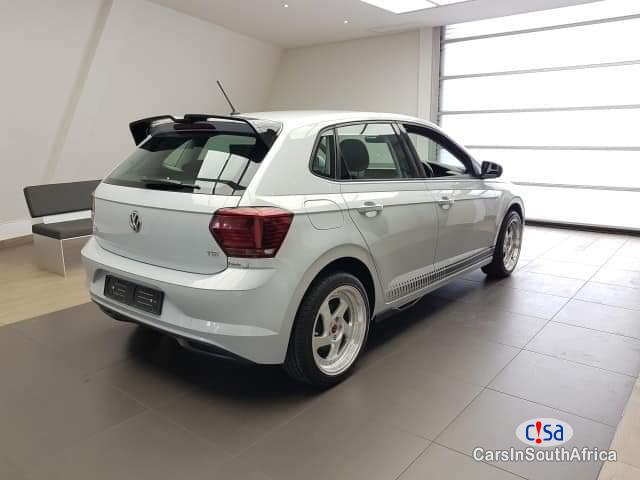 Volkswagen Polo 1600 Manual 2017 - image 2