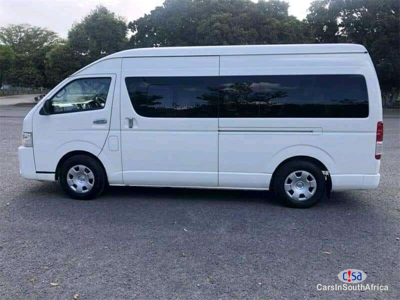 Toyota Quantum 2.5 Manual 2017 - image 3