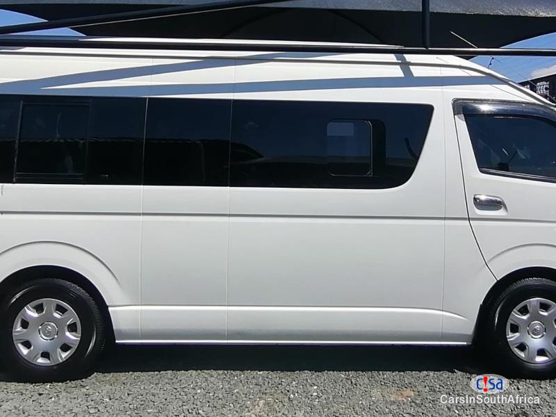 Toyota Quantum 2.7 GL 14 Seater Manual 2014 - image 2