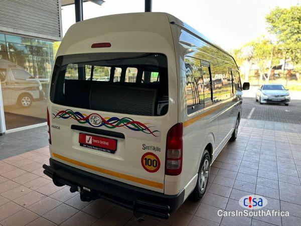 Toyota Quantum 2.5 D-4D Sesfikile 16-Seat Manual 2022 - image 2