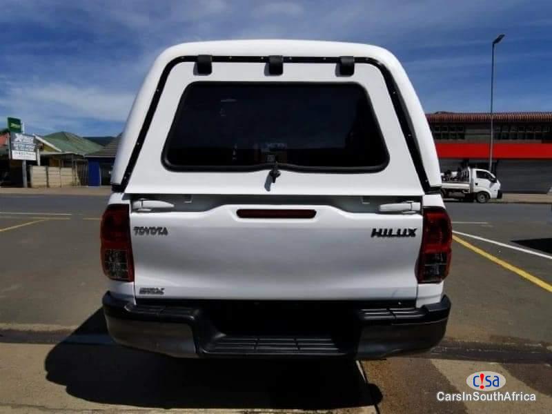 Toyota Hilux 2.8GD6 ...0679505805 Manual 2018 - image 2