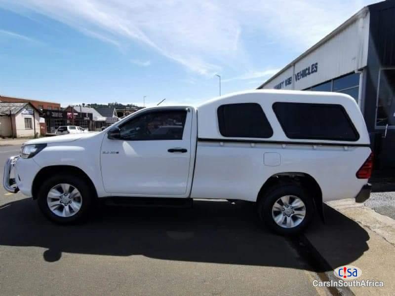 Toyota Hilux 2.8GD6 ...0679505805 Manual 2018 - image 3