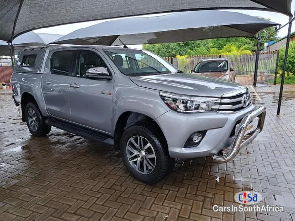 Picture of Toyota Hilux 2.8GD6 RAISED BODY MANUAL..0679505805 Manual 2017