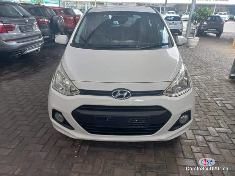Hyundai i10 1.2 Grand Manual 2017 in South Africa