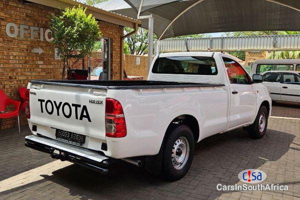 Toyota Hilux 2.5 D4D Manual 2012 - image 2