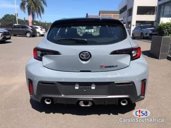 Toyota Corolla Hatch 2.0 XR Automatic 2023 - image 2