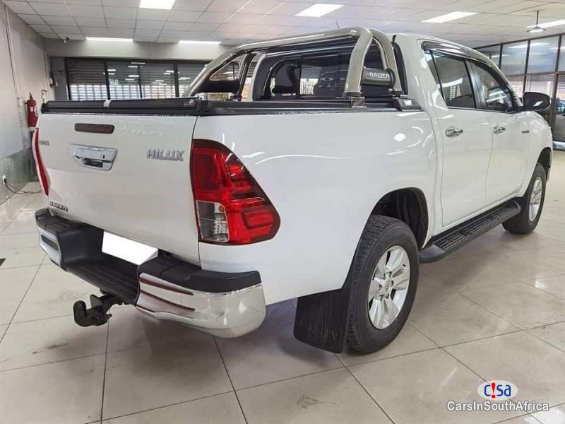 Toyota Hilux 2.4L GD6 AUTO 0813350925 Manual 2017 - image 2