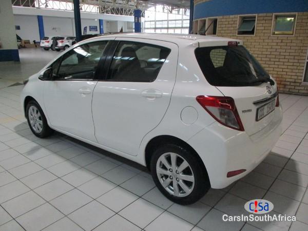 Toyota Yaris 1.3 Automatic 2014 - image 3