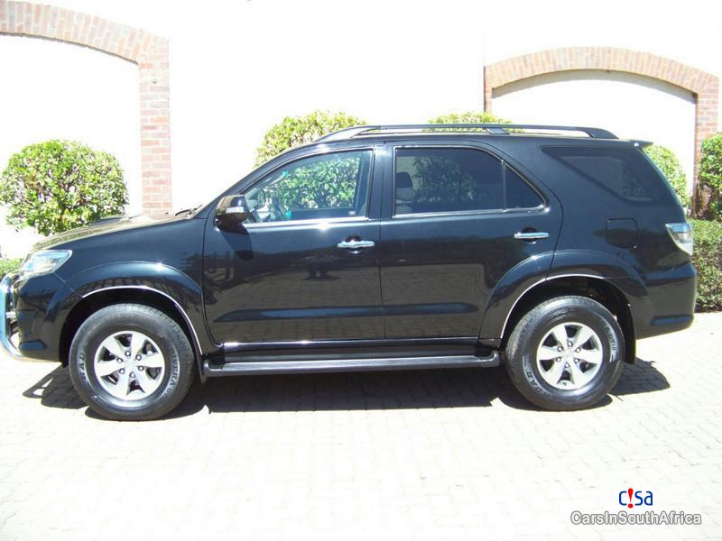 Pictures of Toyota Fortuner Automatic 2012