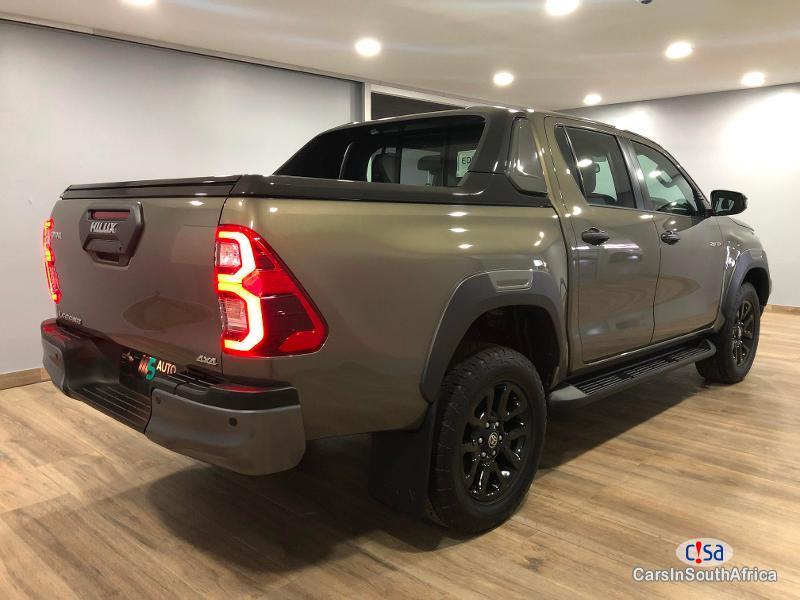Toyota Hilux 2.8 Automatic 2023 - image 4