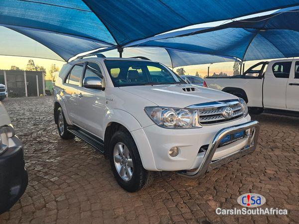 Pictures of Toyota Fortuner 3.0 D-4D Raised Body Manual 2011