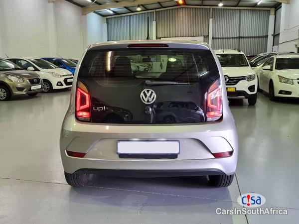 Volkswagen 1.0 Manual 2018 - image 2