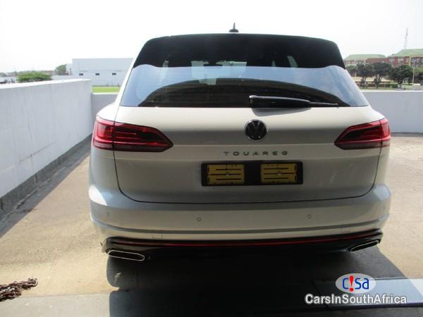 Volkswagen Touareg 2.0 Automatic 2021 - image 3