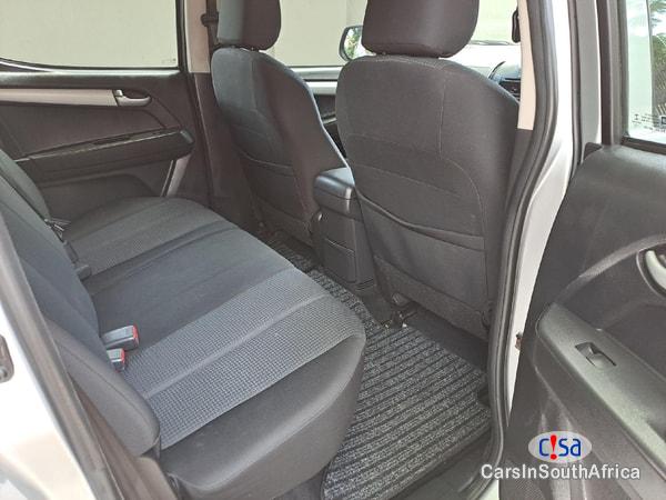 Isuzu KB300 D-Teq LX Double-Cab Manual 2014 - image 4