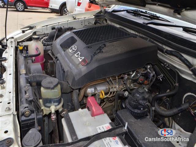 Toyota Hilux Manual 2014 - image 3