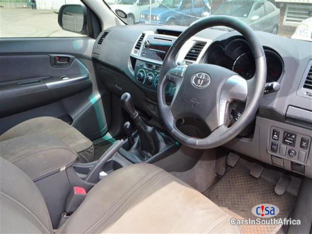 Toyota Hilux Manual 2014 - image 4
