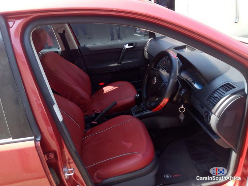 Volkswagen Polo 2.6 Manual 2015 - image 2