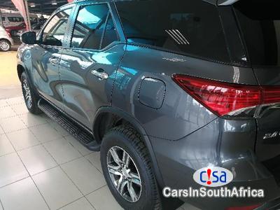 Toyota Fortuner 2.5 Manual 2010 - image 2