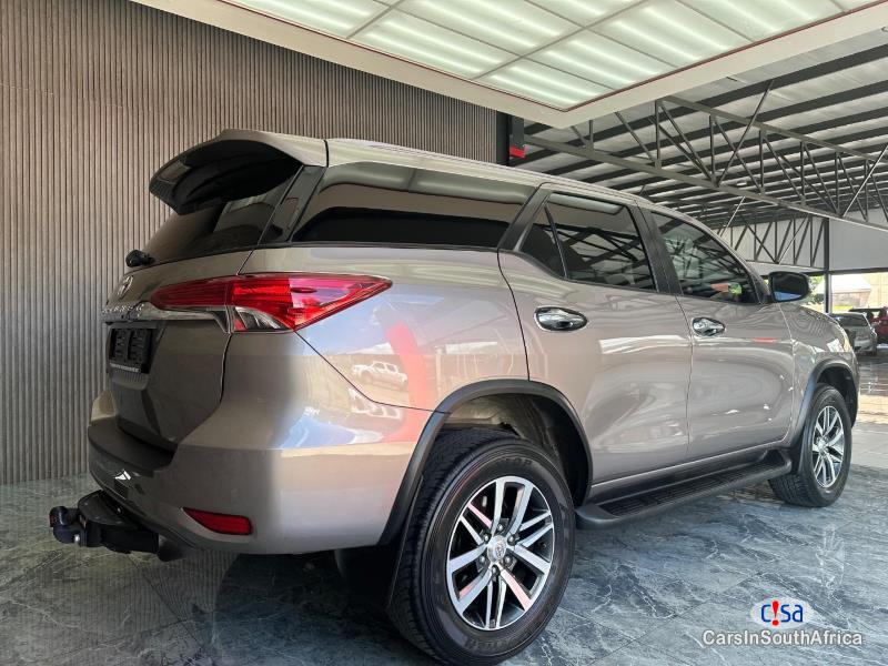 Toyota Fortuner 2.8 /call Whatsapp 068 346 6875 Automatic 2018 - image 2