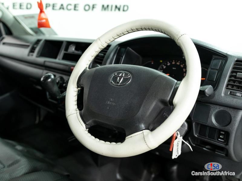 Toyota Quantum Manual 2010 - image 4