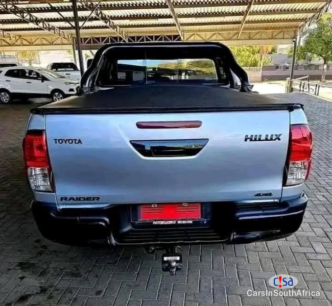 Toyota Hilux Automatic 2018 - image 5