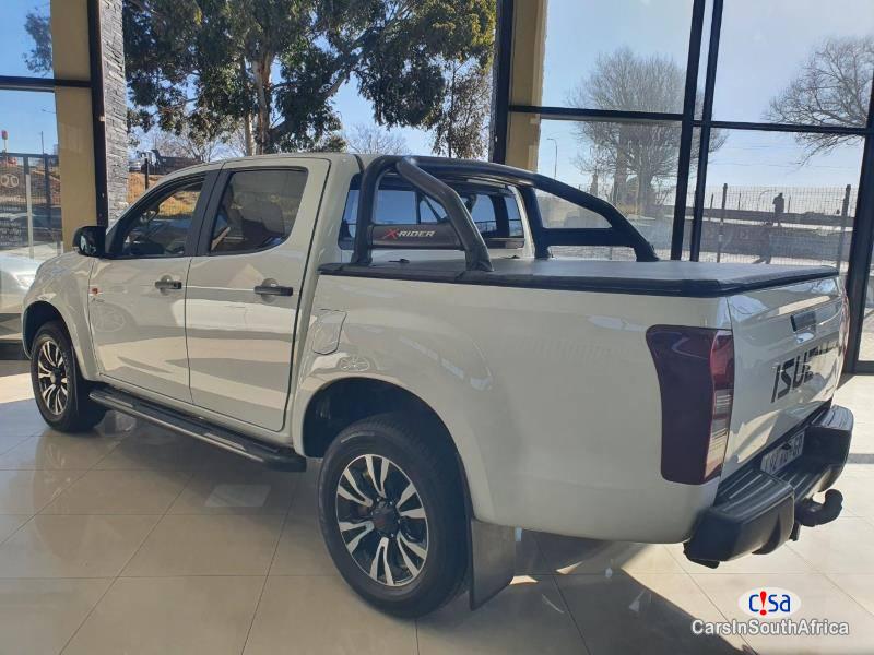 Isuzu KB250 D-Max 250 Double Cab X-Rider Automatic 2020 - image 4
