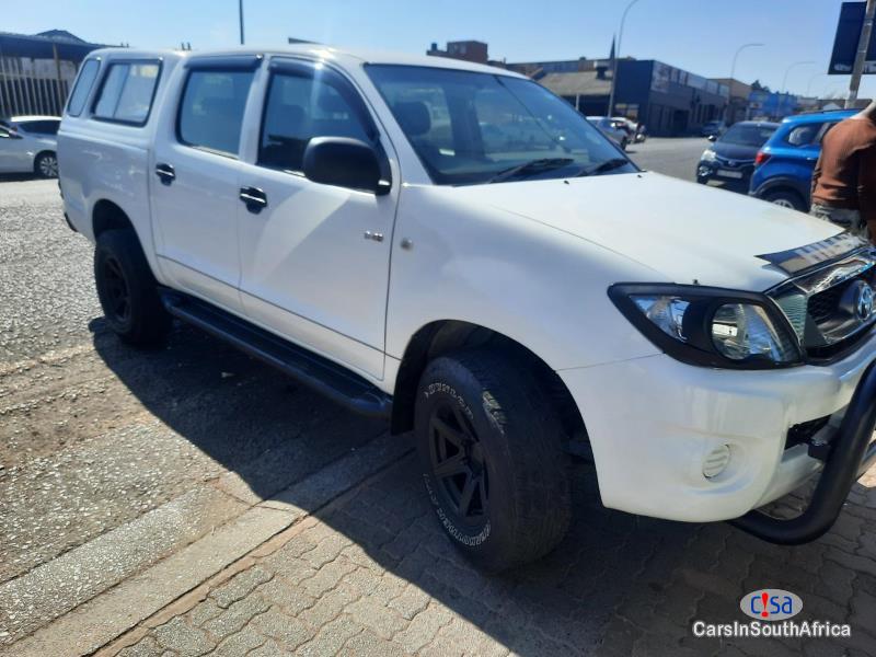 Pictures of Toyota Hilux 3.0 Manual 2014