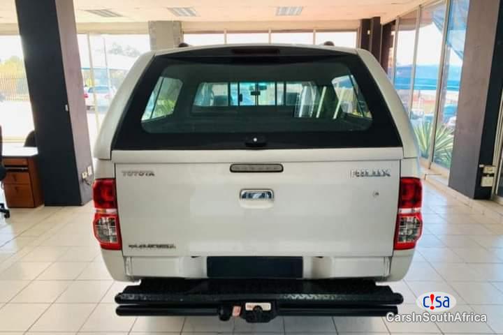 Toyota Hilux 3.0D Manual 2015 - image 4