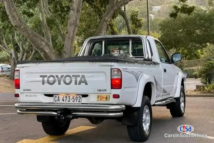 Toyota Hilux 2700i Manual 2005 in Free State