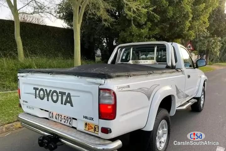 Toyota Hilux 2700i Manual 2005 in South Africa
