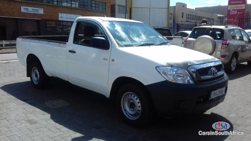 Toyota Hilux 2.5 Manual 2011 - image 2