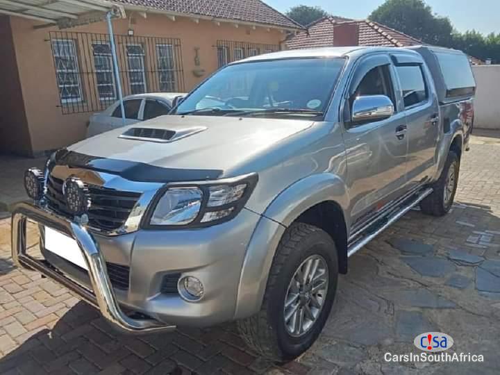 Toyota Hilux 3.0D Manual 2015 - image 2