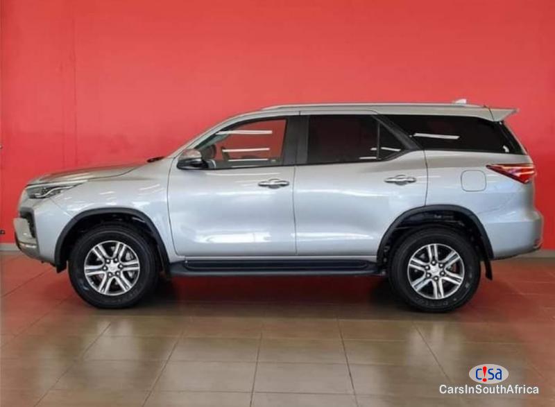 Toyota Fortuner 2.4 Automatic 2020 - image 2