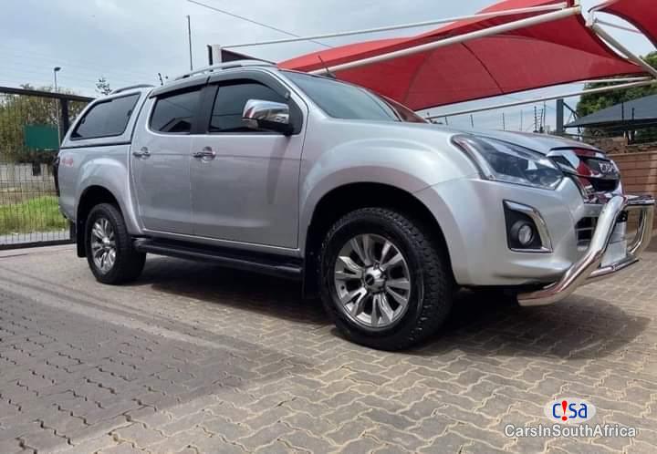 Pictures of Isuzu KB300 KB300 Automatic 2017
