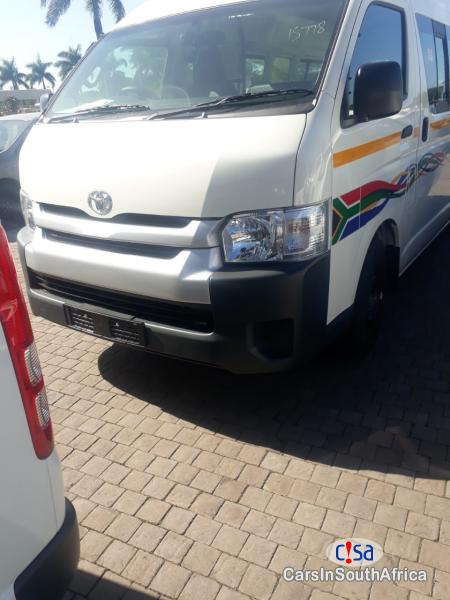 Toyota Quantum 2.5 Manual 2017 - image 2