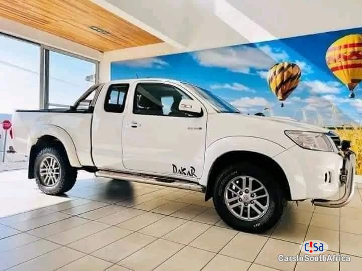 Pictures of Toyota Hilux 3.0 Manual 2015