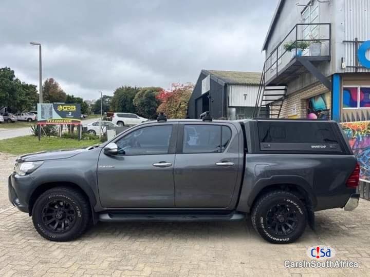 Toyota Hilux 2.8GD Automatic 2017 - image 2