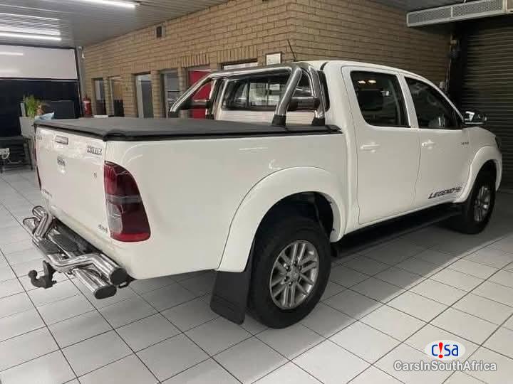 Toyota Hilux 3.0D Manual 2015 - image 2