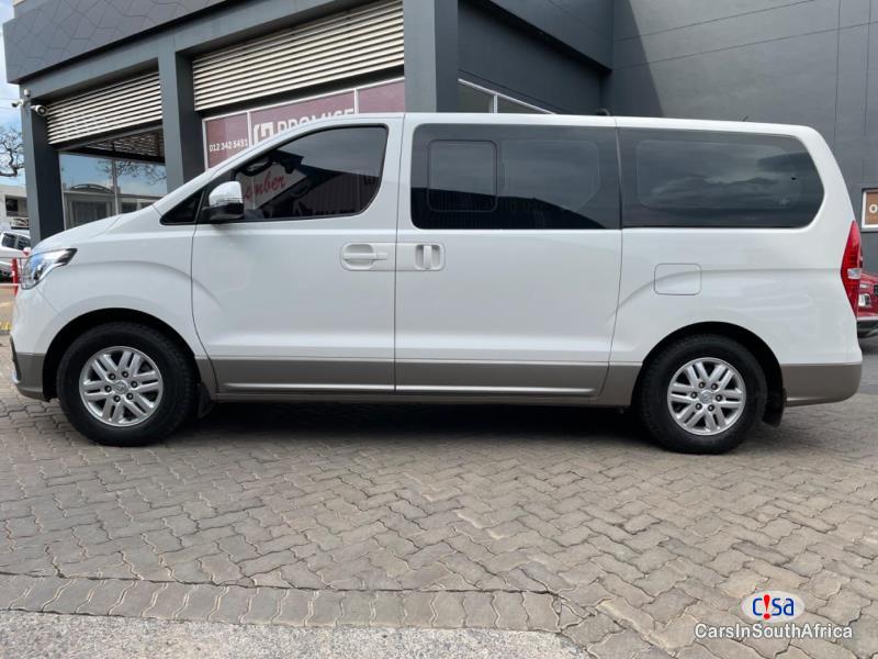 Hyundai H-1 2.5 Automatic 2018 - image 2