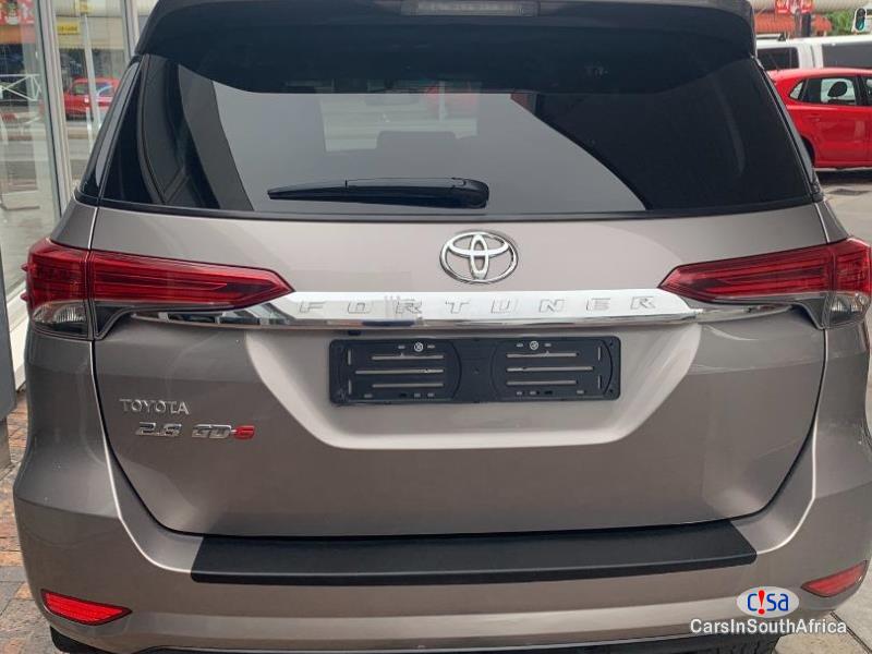 Toyota Fortuner 2.8 Automatic 2021