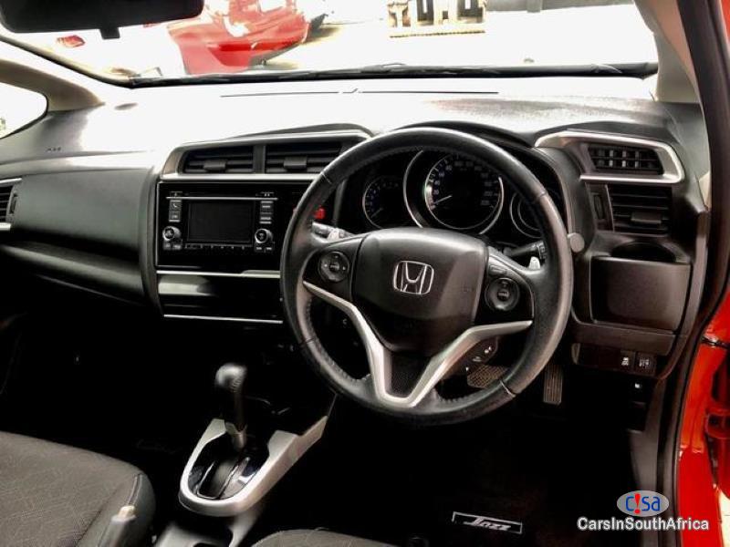 Honda Jazz 1.5 Manual 2015 - image 6