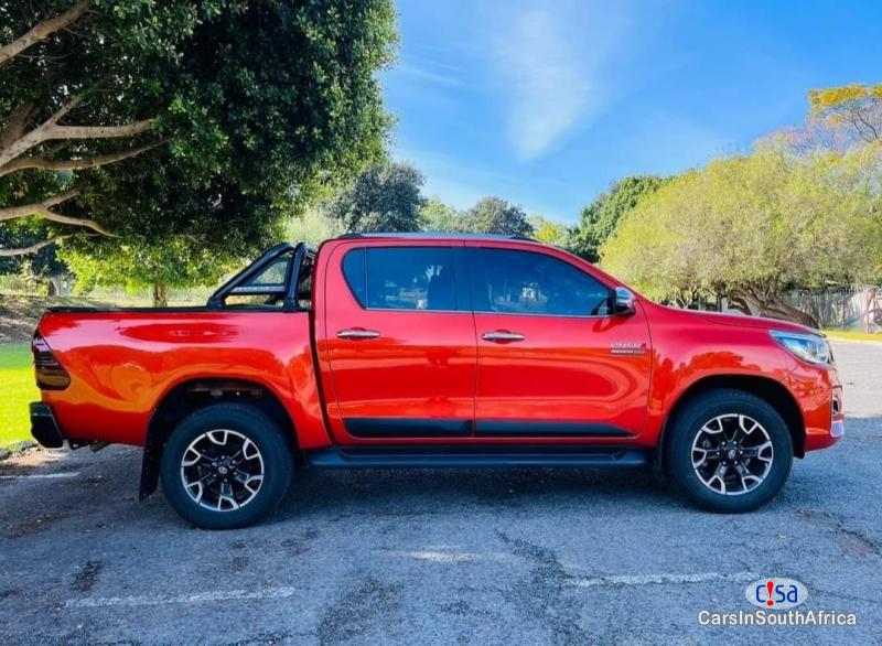 Toyota Hilux 2.8 GD 6 Darker Manual 2020 - image 2