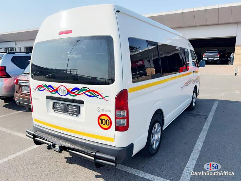 Toyota HiAce 2.5D-4D Manual 2020 - image 3