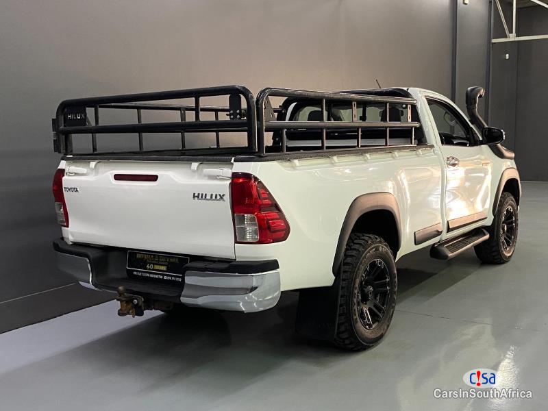 Toyota Hilux 2.8+27 78 321 4168 Manual 2018 - image 2