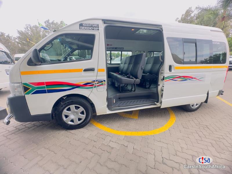 Toyota HiAce 2.5D-4D Manual 2021 - image 2